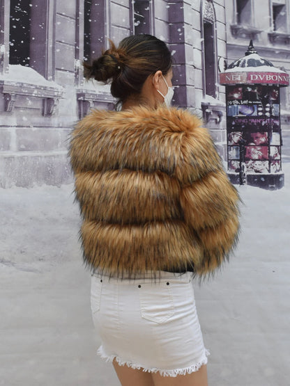 Short Faux Fur Coat with Thick Raccoon-Style Design Warm and Stylish