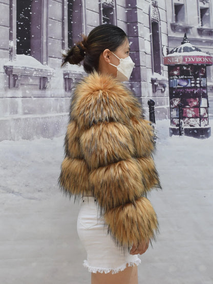 Short Faux Fur Coat with Thick Raccoon-Style Design Warm and Stylish