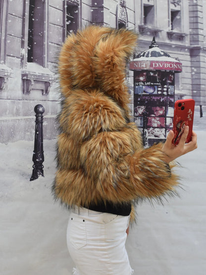 Short Faux Fur Coat with Thick Raccoon-Style Design Warm and Stylish