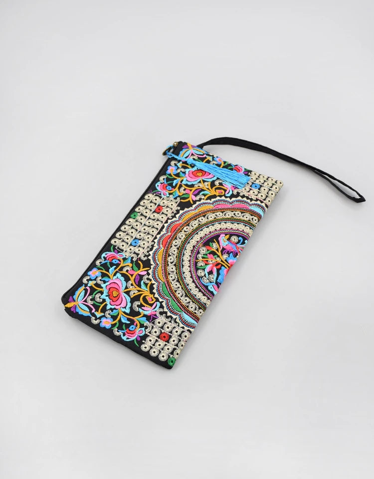 Vintage Ethnic Style Embroidered Wallet – Long Wristlet Clutch Bag with Floral Fabric Design and Phone Pocket