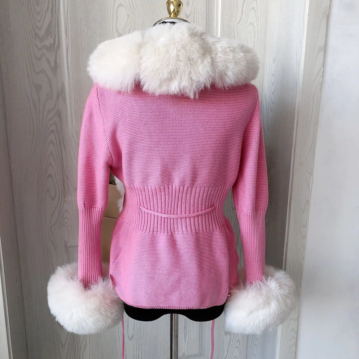 Women's Cropped Knit Cardigan with Faux Fur Collar