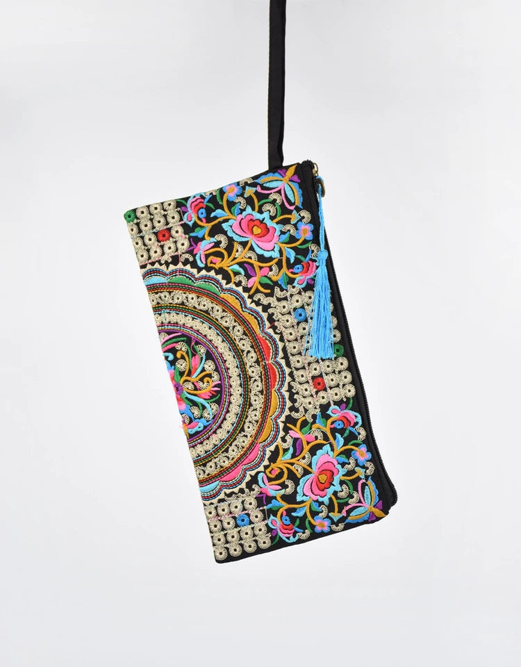 Vintage Ethnic Style Embroidered Wallet – Long Wristlet Clutch Bag with Floral Fabric Design and Phone Pocket