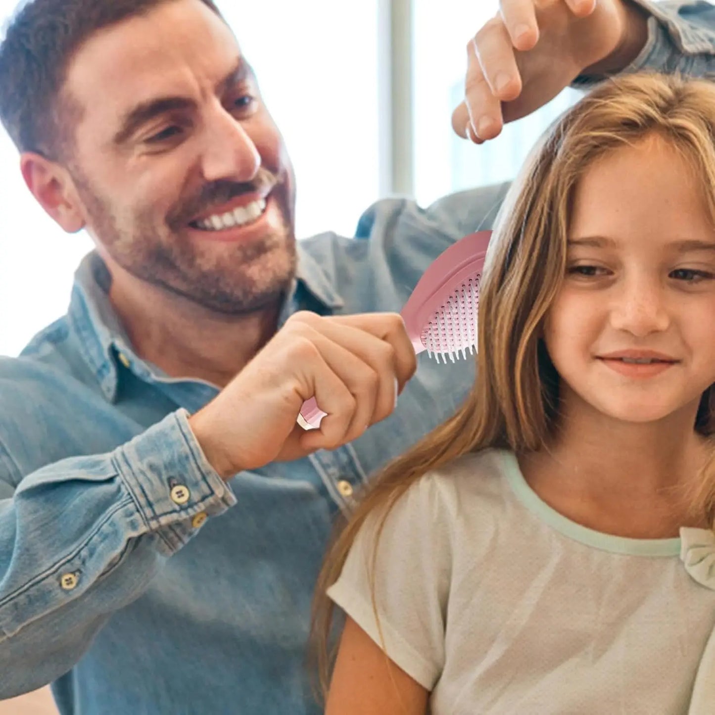 Self-Cleaning Hairbrush – Ergonomic Handle with Retractable Bristles, Anti-Static Hair Comb.