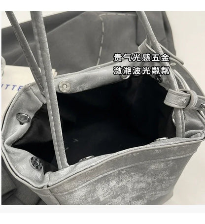 Light Luxury PU Magnetic Buckle Bucket Bag – 2025 Trendy Women's Fashionable Shoulder Bag.