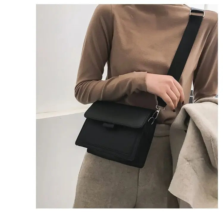 Klassisk designväska i PU-läder Crossbody-väska för kvinnor – Handväska med resehandtag, modeaxelväska, liten väska med flik för damer