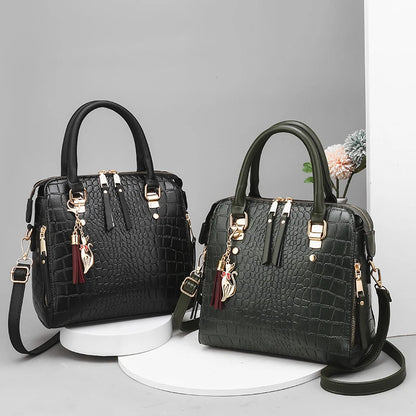 Luxurious Crocodile Tote: Spacious, Elegant, Versatile