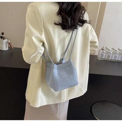 Light Luxury PU Magnetic Buckle Bucket Bag – 2025 Trendy Women's Fashionable Shoulder Bag.