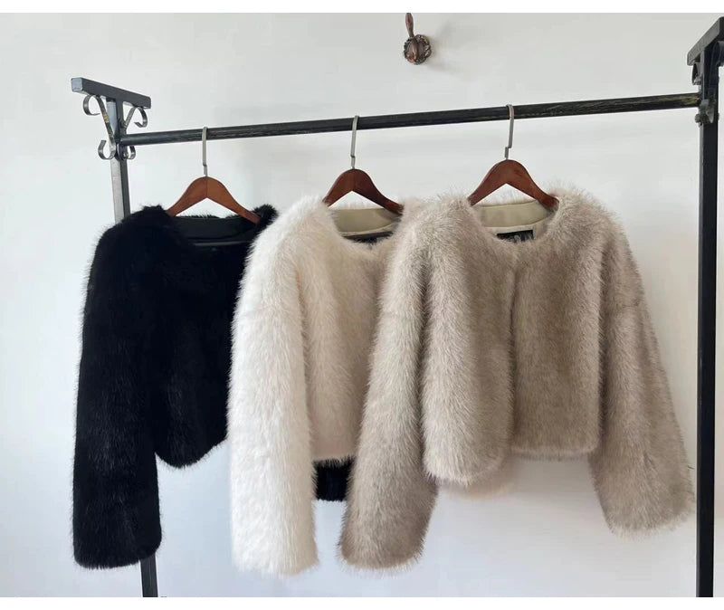 Gradient Cropped Faux Fur Jacka Snygg och fluffig